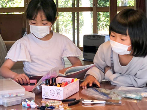 DENKEN WEEK IZUMI 2022 無料休憩所つむぎ 子ども達によるアクセサリーワークショップ  EXHIBITION